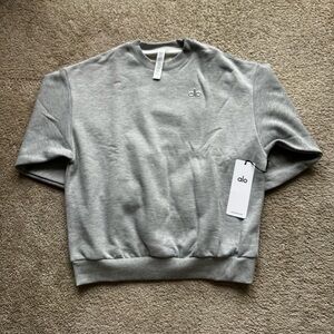 ALO Yoga Men's Light Gray Crewneck Sweater